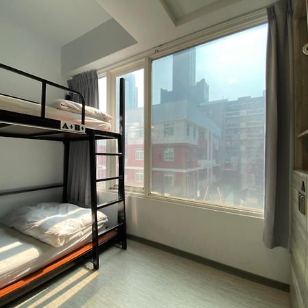 Flyinn Hostel Kaohsiung Esterno foto