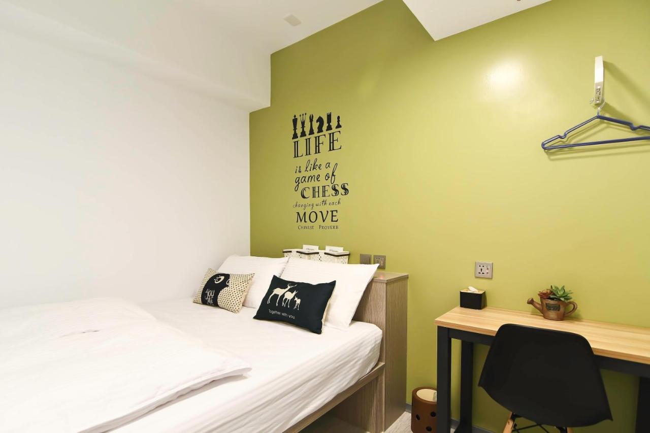 Flyinn Hostel Kaohsiung Esterno foto