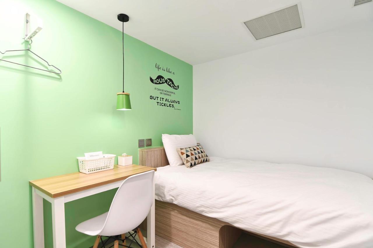 Flyinn Hostel Kaohsiung Esterno foto