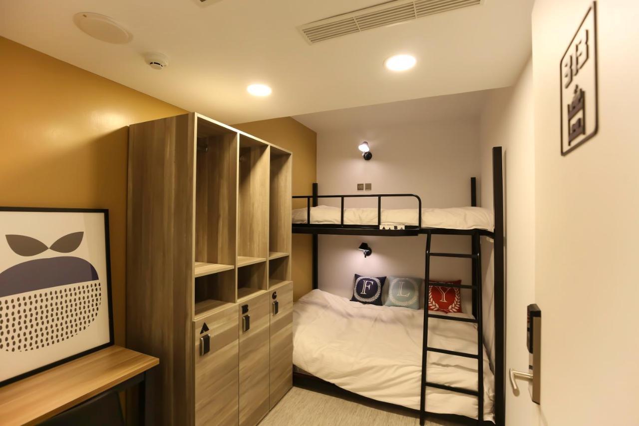 Flyinn Hostel Kaohsiung Esterno foto