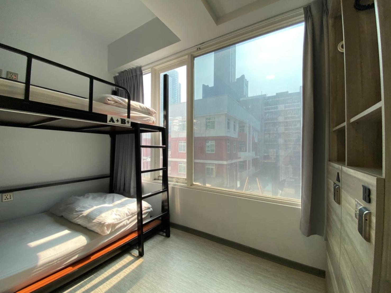 Flyinn Hostel Kaohsiung Esterno foto